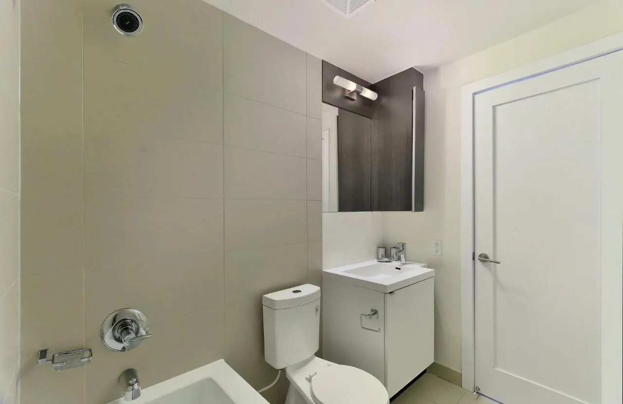 Delsuites - 300 Front Street - 30 Night Stays Toronto