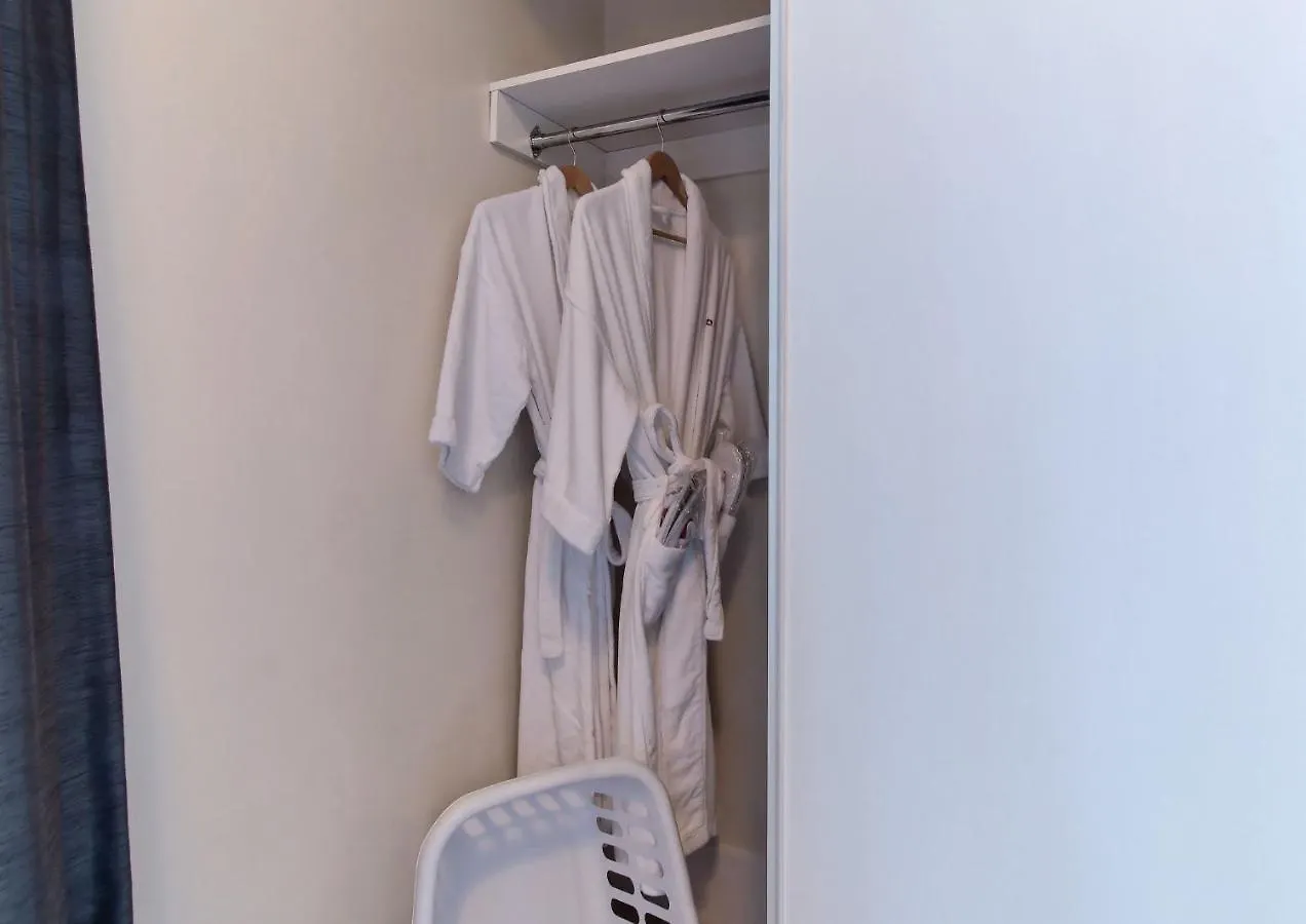 Delsuites - 300 Front Street - 30 Night Stays Toronto 5*,  Canada
